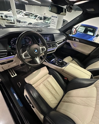 BMW X7 cena 389000 przebieg: 101000, rok produkcji 2019 z Skalbmierz małe 742